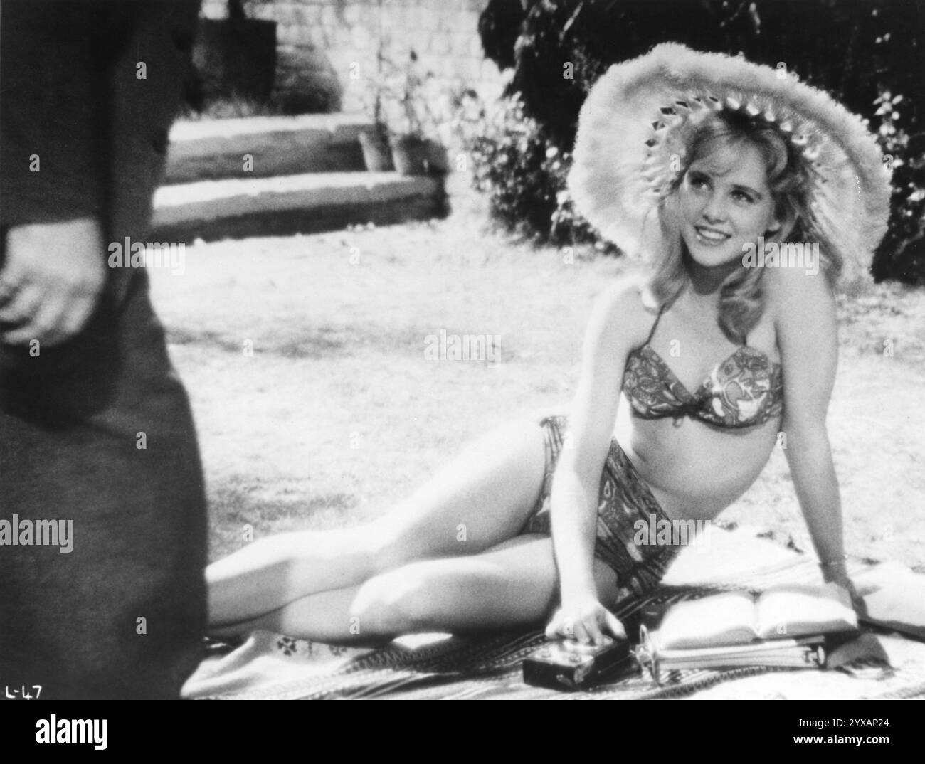 JAMES MASON et SUE LYON dans une scène de LOLITA 1962 réalisateur STANLEY KUBRICK roman et scénario VLADIMIR NABOKOV A.A. Productions Ltd / Anya / Harris-Kubrick Productions / Transworld Pictures / Metro Goldwyn Mayer Banque D'Images