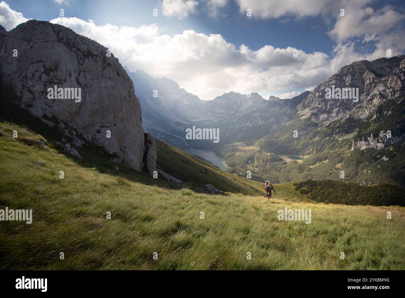 Randonneur dans le parc national durmitor Monténégro Banque D'Images