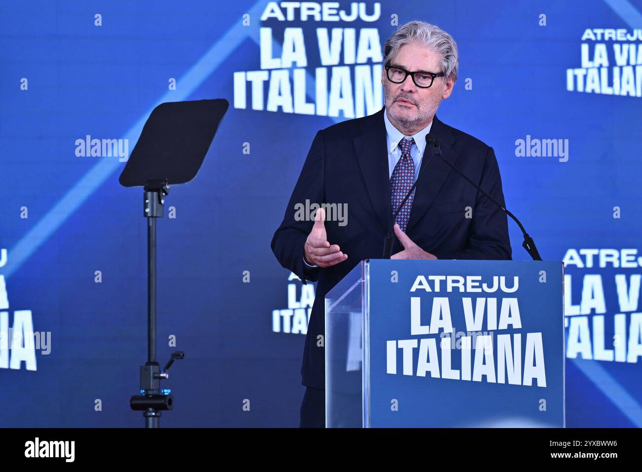 Rome, Italie. 15 décembre 2024. Paolo del Debbio journaliste participe à l'événement Atreju, la fête des Frères d'Italie au Cirque Maximus, le 15 décembre 2024 à Rome, Italie. 25e édition d'Atreju, la fête Fratelli d'Italia se tient au Circus Maximus, à Rome.&#XA ; crédit : Live Media Publishing Group/Alamy Live News Banque D'Images