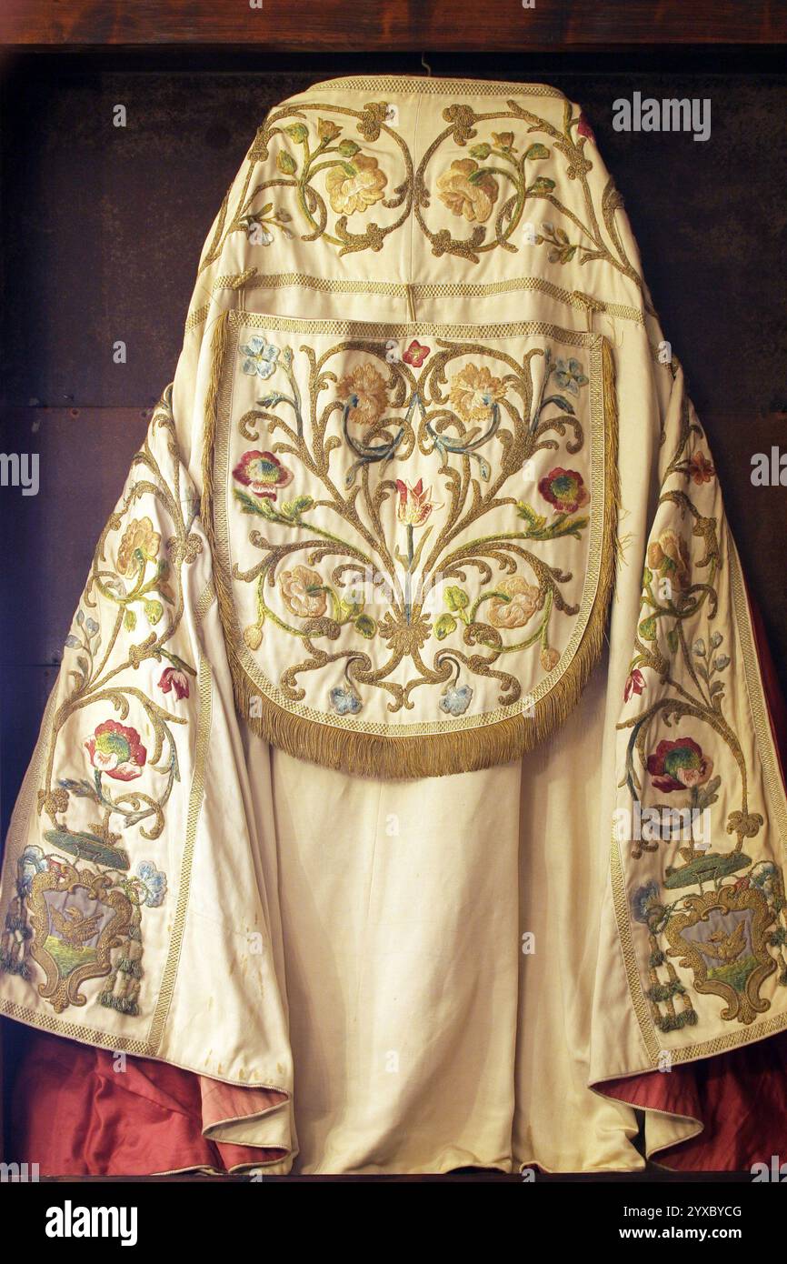 Manteau de Korcula évêque Marin Drago, trésor de l'abbé dans l'église Saint Marc à Korcula, île de Korcula, Croatie Banque D'Images