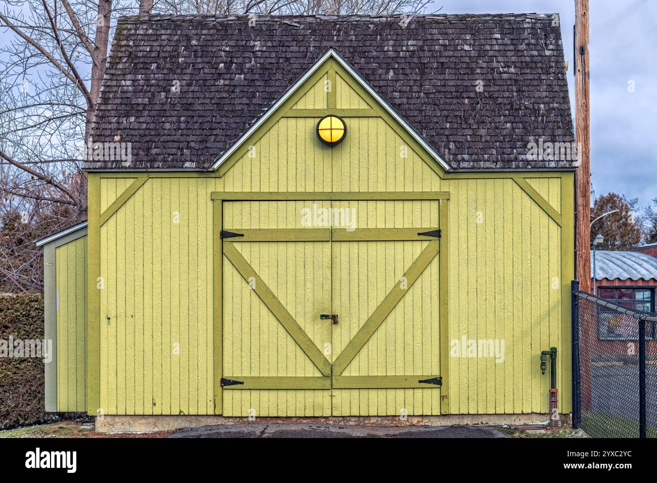 Garage jaune Banque D'Images