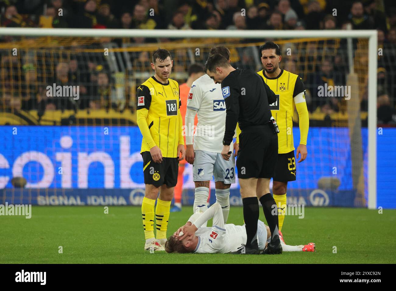 Adam Hlozek (TSG Hoffenheim, #23) Am Boden GER, Borussia Dortmund gegen TSG Hoffenheim, Fussball, 1.Liga, 14.Spieltag, Spielzeit 2024/2025, 15.12.2024 LA RÉGLEMENTATION du LDF INTERDIT TOUTE UTILISATION DE PHOTOGRAPHIES COMME SÉQUENCES D'IMAGES ET/OU QUASI-VIDÉO Foto : Eibner-Pressefoto/Frank Zeising Banque D'Images