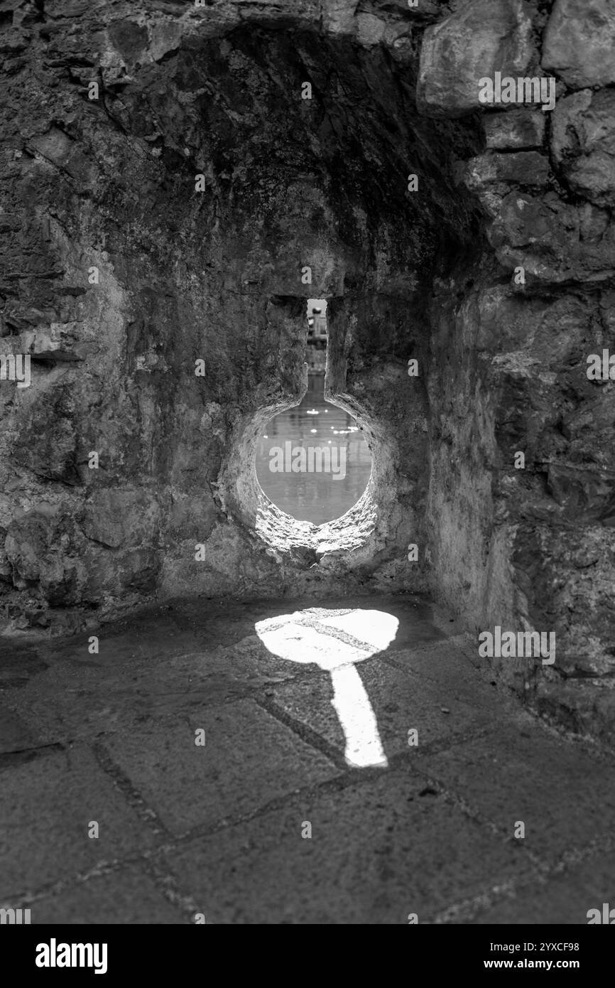 Les fortifications de Kotor sont un système de fortifications historique intégré qui protégeait la ville médiévale de Kotor, au Monténégro. Banque D'Images