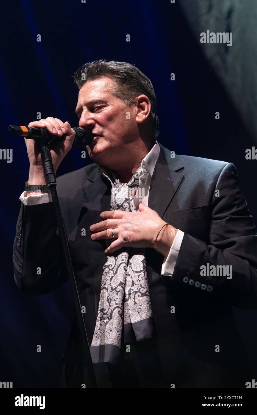 Londres, Royaume-Uni. 15e Dicember 2024. C'est la soirée de renaissance des années 80 à l'O2 Arena alors que Tony Hadley, ancien chanteur du Spandau Ballet, ouvre pour culture Club. Cristina Massei/Alamy Live News. Banque D'Images Londres, Royaume-Uni. 15e Dicember 2024. C'est la soirée de renaissance des années 80 à l'O2 Arena alors que Tony Hadley, ancien chanteur du Spandau Ballet, ouvre pour culture Club. Cristina Massei/Alamy Live News. Banque D'Images
