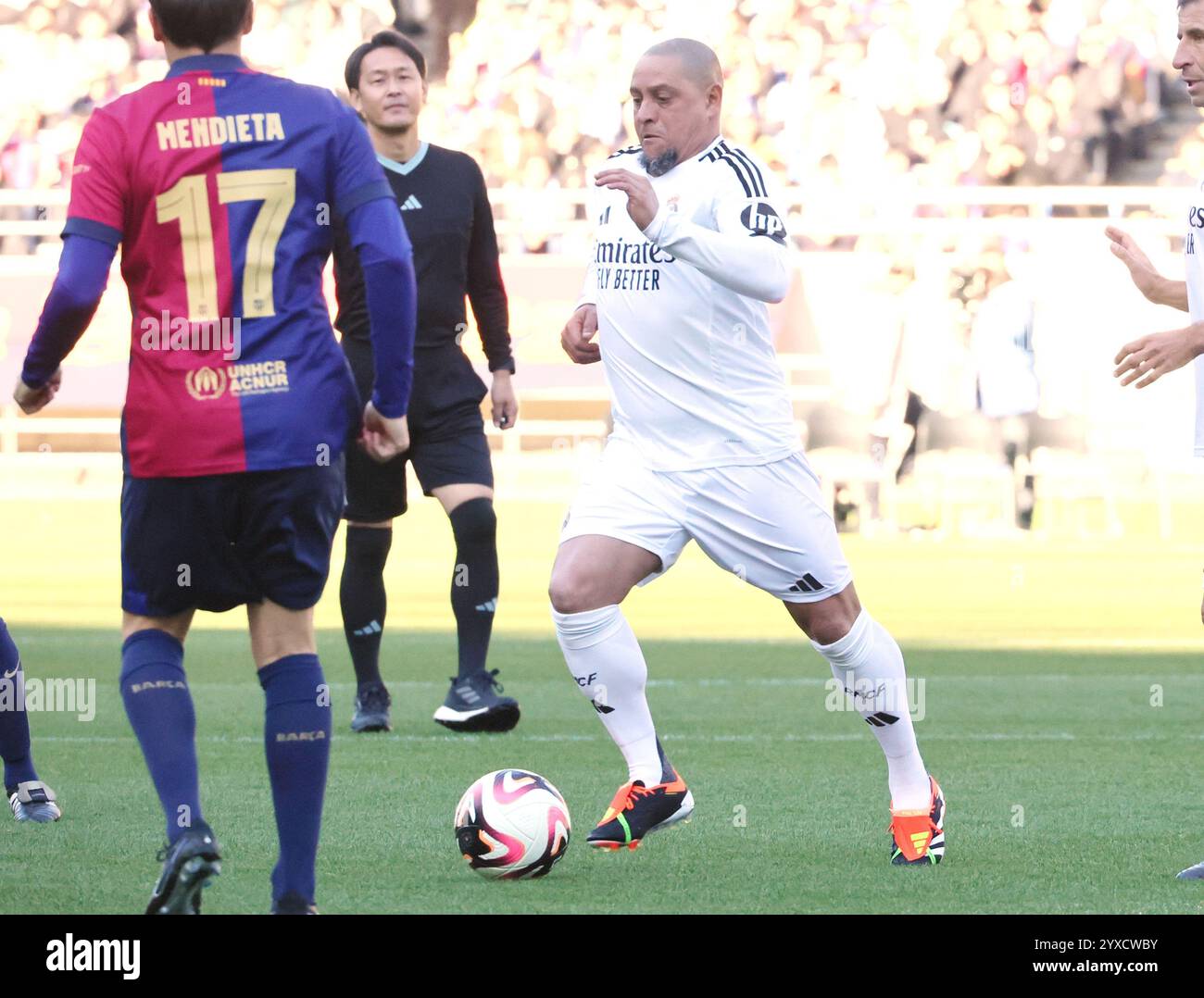 Tokyo, Japon. 15 décembre 2024. L'ancien joueur du Real Madrid Roberto Carlos joue au match de football 'El Clasico in Tokyo' entre les légendes du Barça et les légendes du Real Madrid à Tokyo le dimanche 15 décembre 2024. Andres Iniesta a tenu une cérémonie d'adieu pour son transporteur professionnel après le match. (Photo de Yoshio Tsunoda/AFLO) Banque D'Images