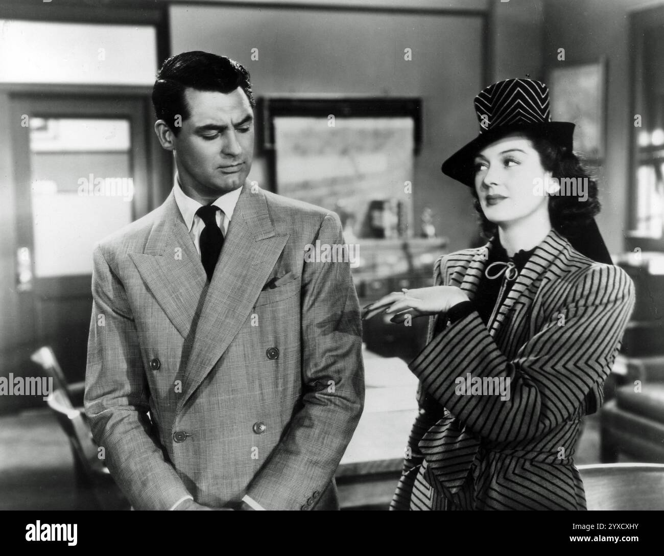 CARY GRANT et ROSALIND RUSSELL dans une scène de SA FILLE VENDREDI 1940 réalisateur HOWARD HAWKS jouent la première page de BEN HECHT et CHARLES MacArthur scénario CHARLES LEDERER Directeur de la photographie JOSEPH WALKER Columbia Pictures Banque D'Images