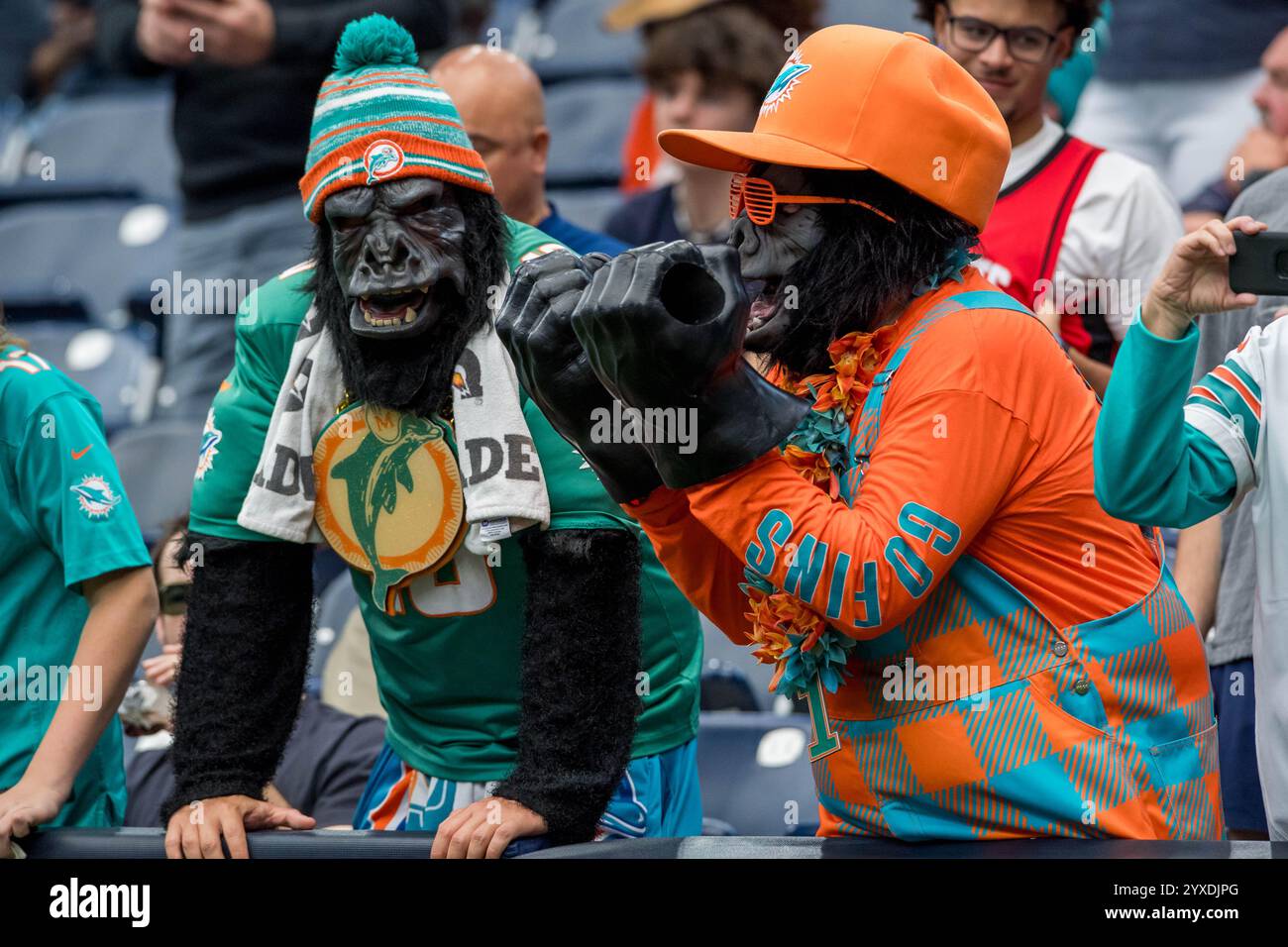 Houston, Texas, États-Unis. 15 décembre 2024. Les fans des Miami Dolphins avant un match entre les Miami Dolphins et les Houston Texans à Houston, Texas. Trask Smith/CSM/Alamy Live News Banque D'Images