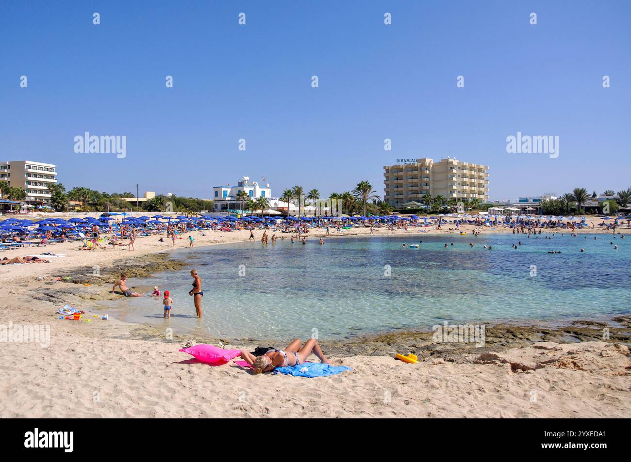 Scène de plage, Sandy Bay, Ayia Napa, Famagouste District, Chypre Banque D'Images