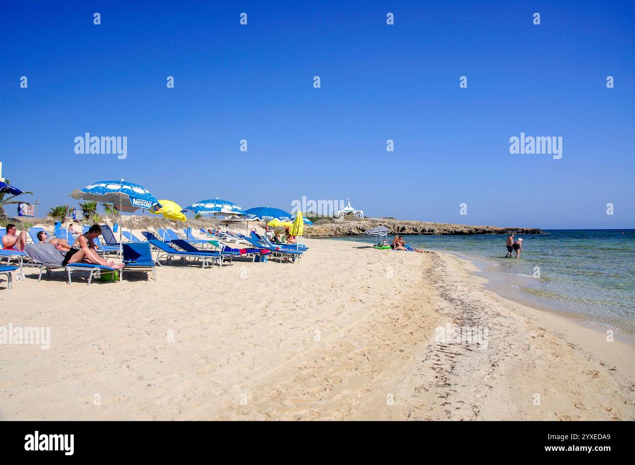 Vue sur la plage, Agia Thekla, Ayia Napa, Chypre, District de Famagouste Banque D'Images