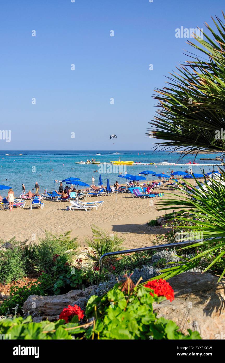 Vue sur la plage, Protaras Bay, Protaras, Famagouste District, République de Chypre Banque D'Images