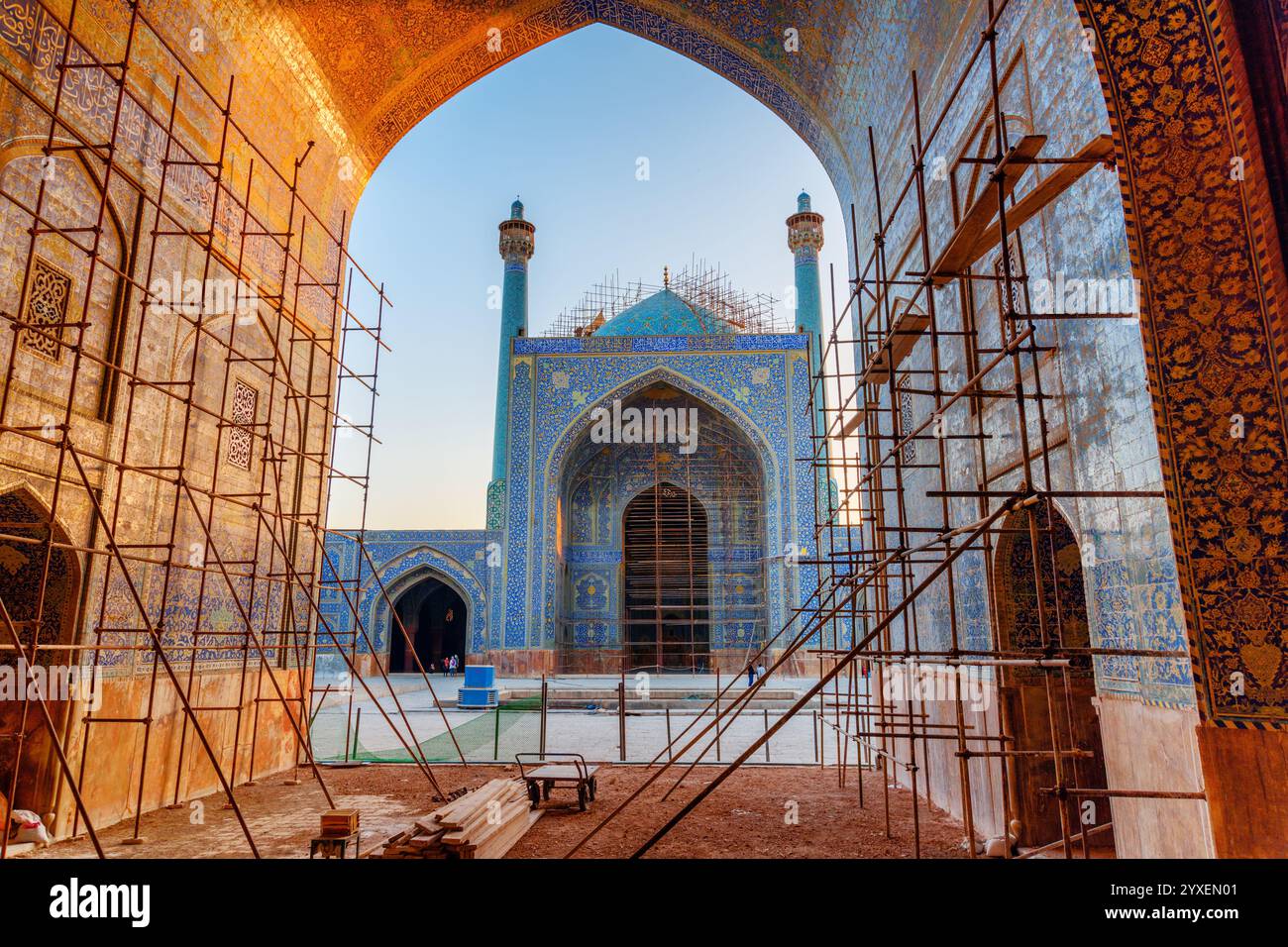Échafaudage pour travaux de restauration à la mosquée Shah, Ispahan Banque D'Images