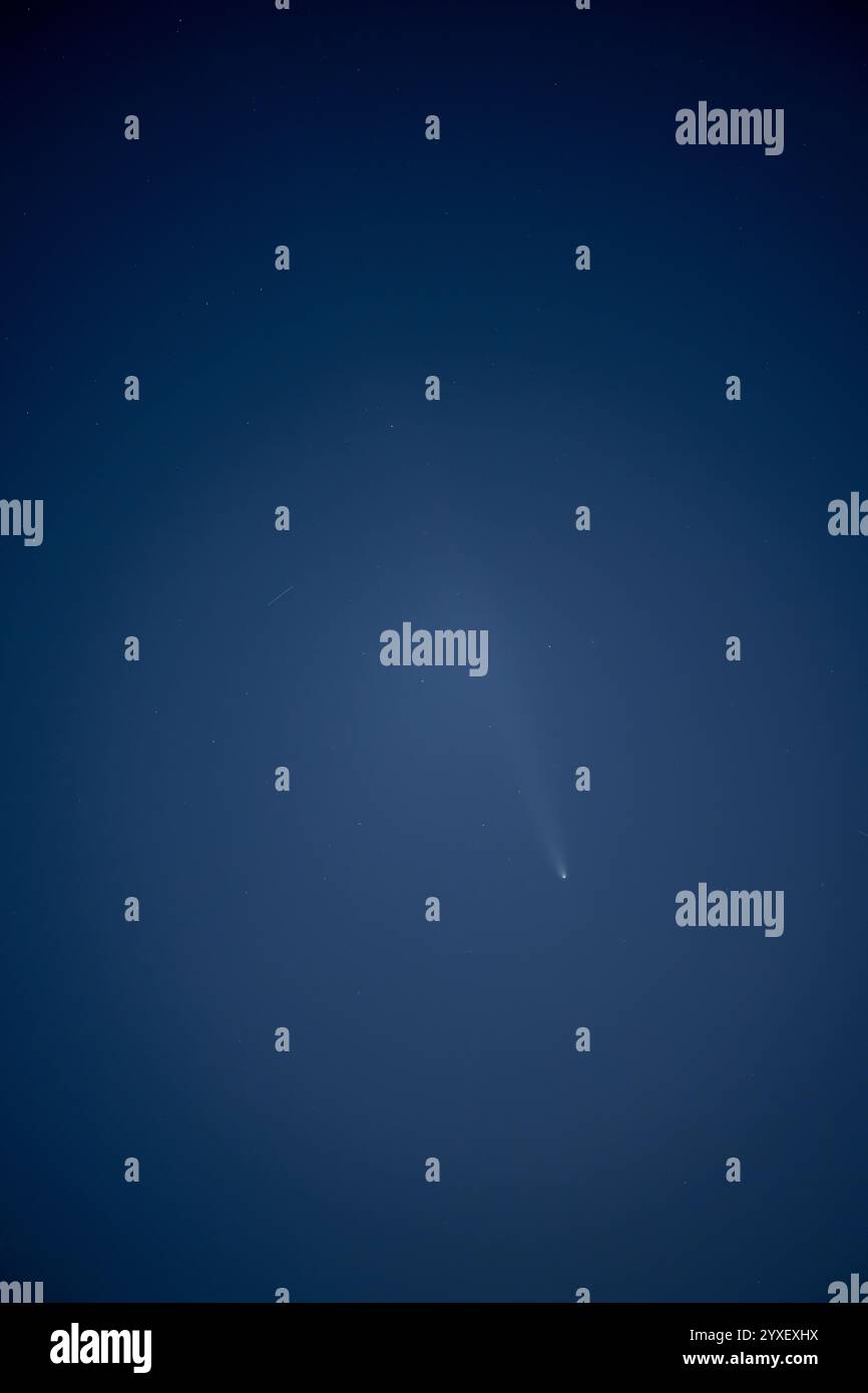 Comète C 2023 A3 Atlas de Tsuchinshan visible juste après le coucher du soleil Banque D'Images