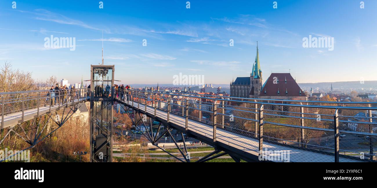 ERFURT, ALLEMAGNE - 30 NOVEMBRE 2024 : Citadelle de Petersberg, l'une des forteresses les plus grandes et les mieux préservées d'Europe. La citadelle a été construite sur Banque D'Images