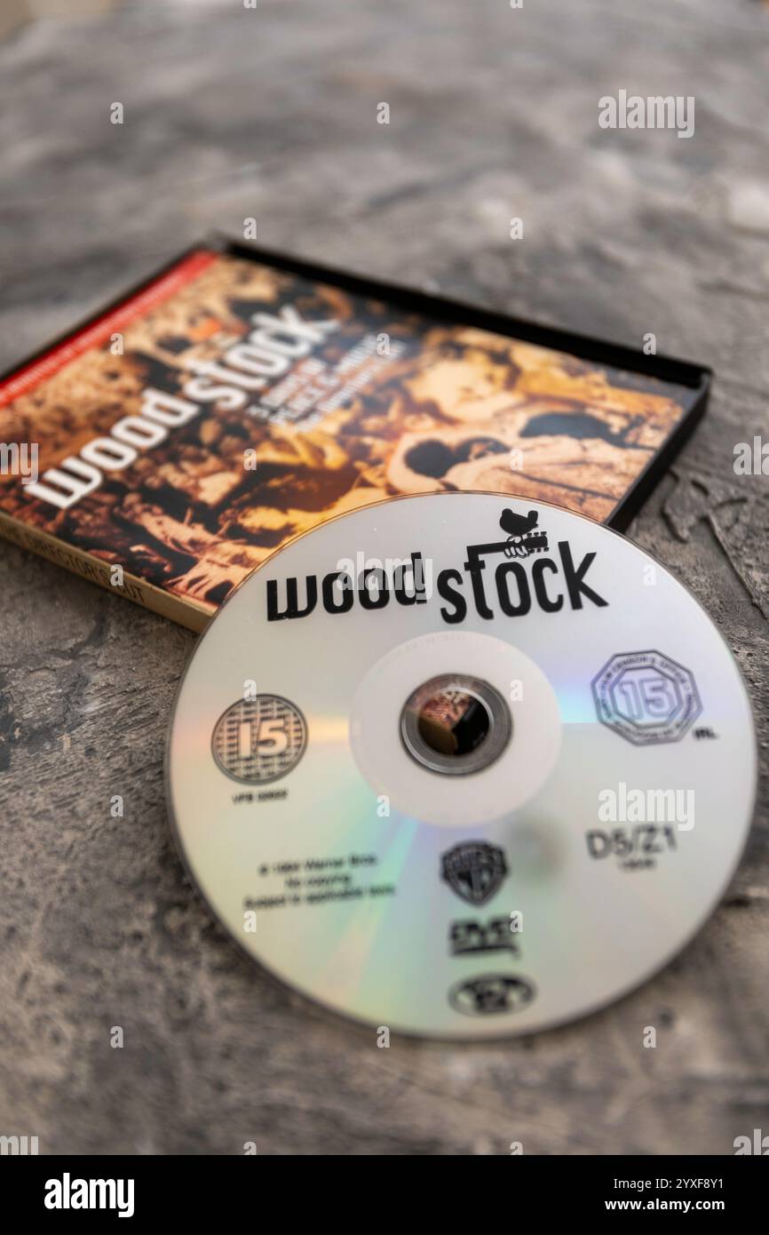 1994 réalisateurs coupent de la sortie de 1970 Woodstock un documentaire de trois jours de festival de musique tenu dans la boue et le chaos mettant en vedette de nombreux groupes importants Banque D'Images