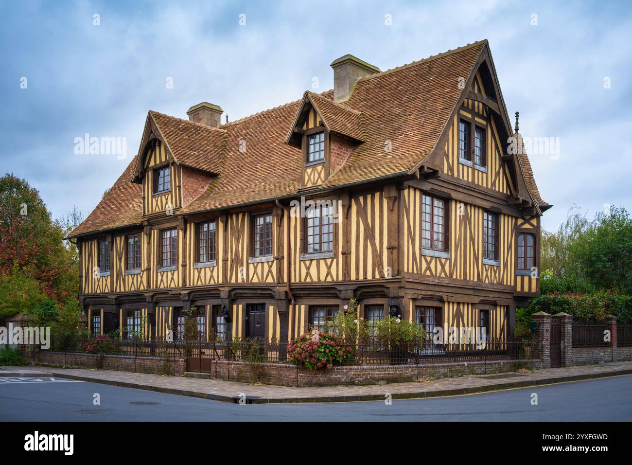 Vieux Manoir du XVIe siècle, Beuvron en Auge, Normandie, France, Banque D'Images