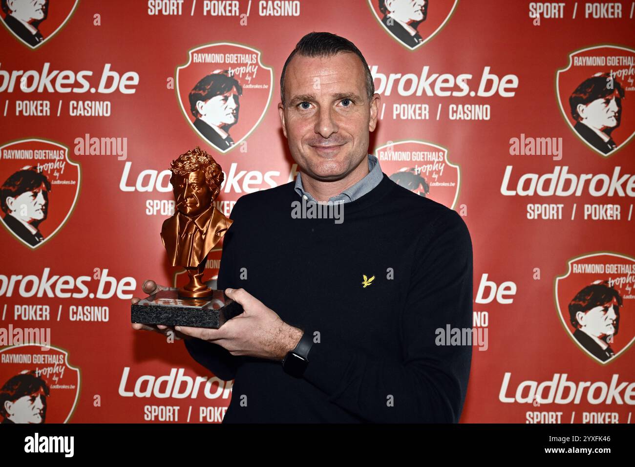 Grimbergen, Belgique. 16 décembre 2024. L'entraîneur-chef du club, Nicky Hayen, pose pour le photographe lors d'une cérémonie pour le trophée Raymond Goethals et le Prix Dominique D'Onofrio, lundi 16 décembre 2024, à Grimbergen. Le trophée Raymond Goethals est réservé aux coachs belges, actifs en Belgique ou à l’étranger. Le Prix Dominique D'Onofrio est réservé aux débutants de la Jupiler Pro League et âgés de moins de 20 ans. BELGA PHOTO ERIC LALMAND crédit : Belga News Agency/Alamy Live News Banque D'Images