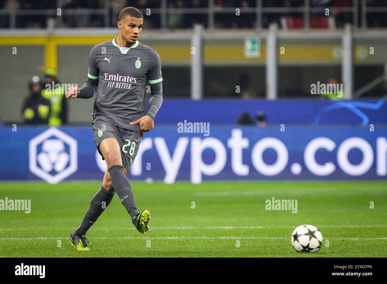 Milan, Italie. 11 décembre 2024. Malick THIAW de l'AC Milan lors du match MD6 de l'UEFA Champions League, League phase entre l'AC Milan et Crvena Zvezda le 11 décembre 2024 au stade San Siro de Milan, Italie - photo Matthieu Mirville (F Bertani)/DPPI crédit : DPPI Media/Alamy Live News Banque D'Images