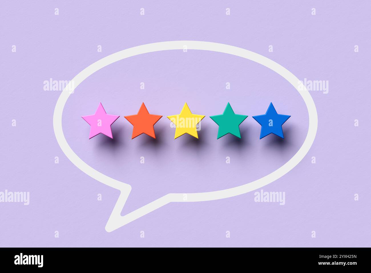 Cinq étoiles colorées disposées à l'intérieur d'une bulle de discours symbolisent un avis positif des clients et une excellente expérience de service. Rendu 3D. Banque D'Images