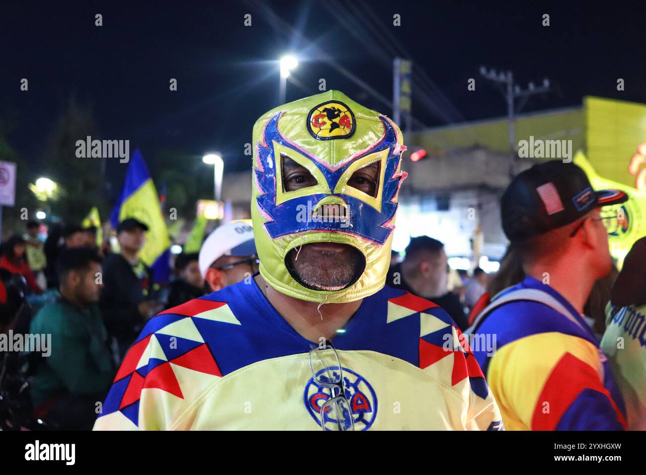 Des centaines de fans du Club America assistent au Coyote Monument à Ciudad NezahualcÃ³yotl, pour célébrer après que le Club America a remporté le premier triple champion dans des tournois courts et le 16e de son histoire. Le 15 décembre 2024 à Mexico, Mexique. (Crédit image : © Carlos Santiago/eyepix via ZUMA Press Wire) USAGE ÉDITORIAL SEULEMENT! Non destiné à UN USAGE commercial ! Banque D'Images