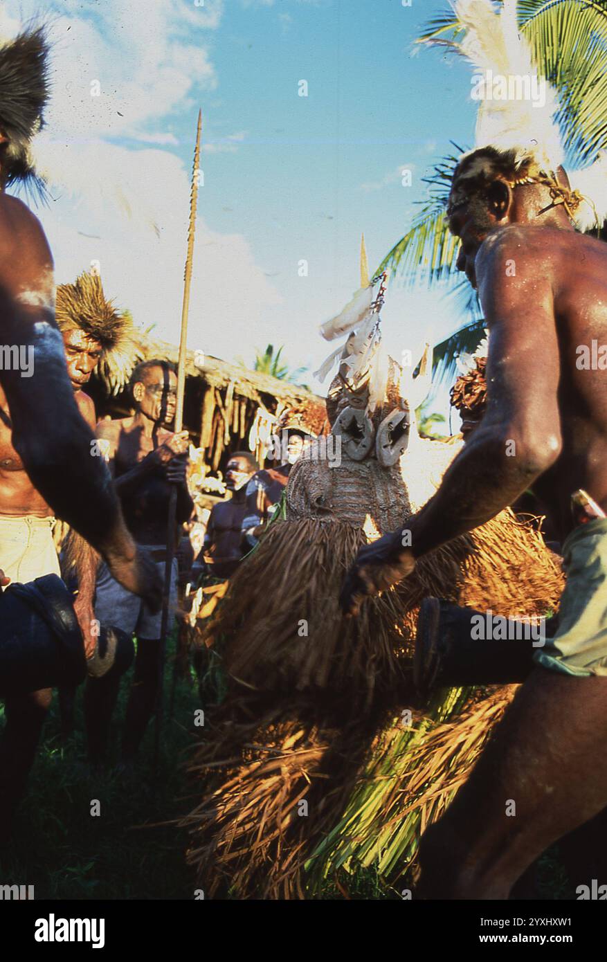 Tribal asmat Banque de photographies et d’images à haute résolution - Alamy