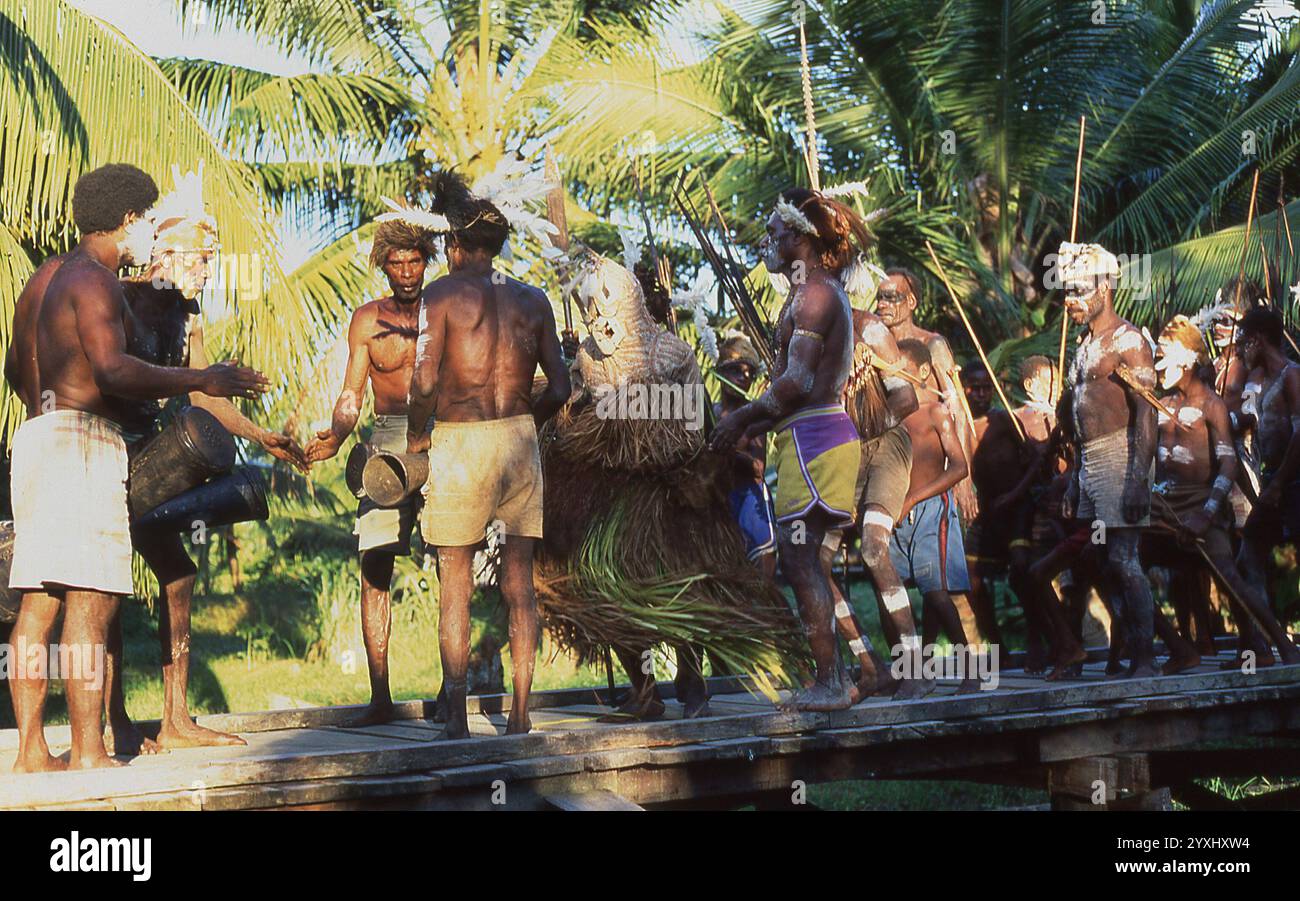 Tribal asmat Banque de photographies et d’images à haute résolution - Alamy