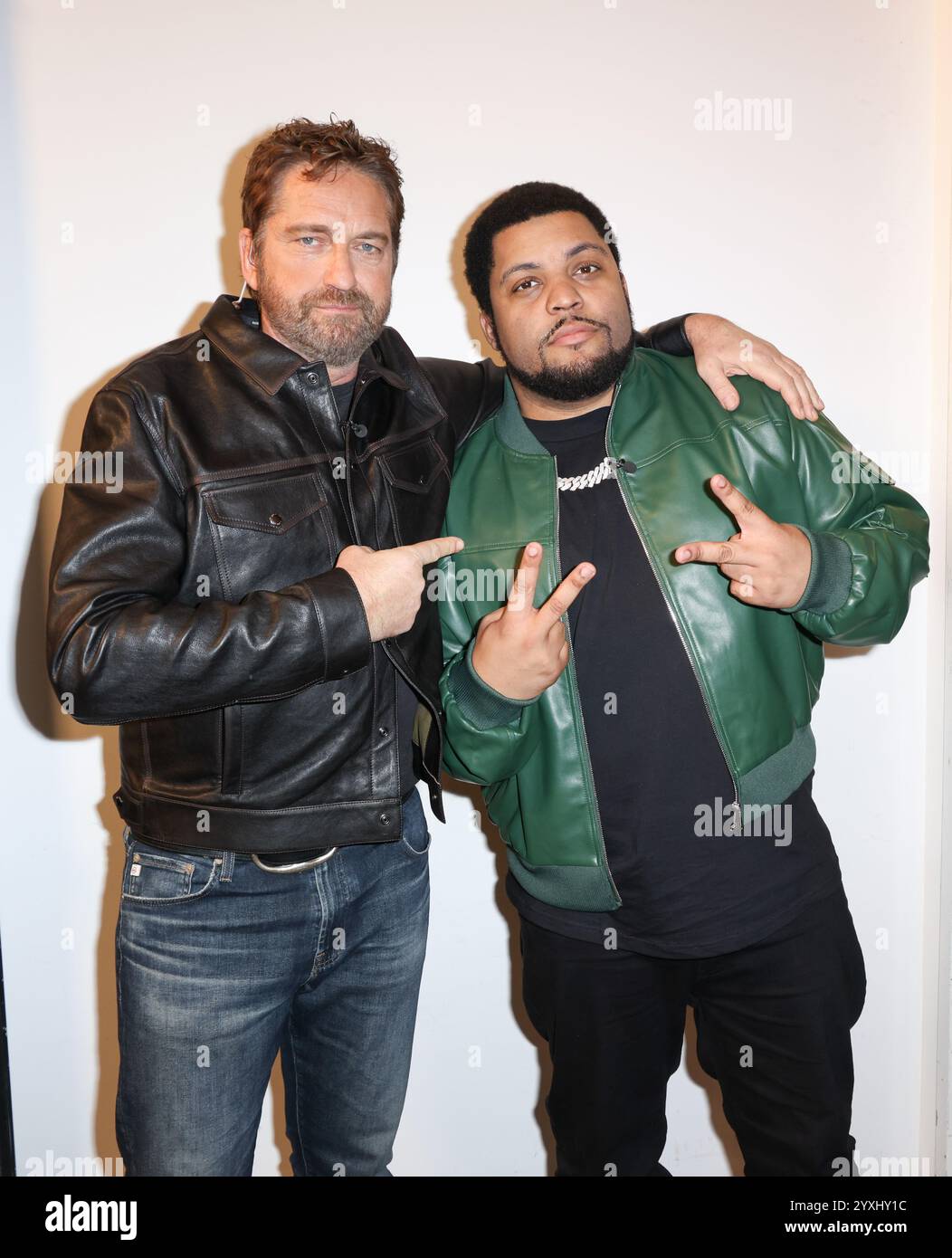 Doral, États-Unis. 16 décembre 2024. DORAL, FLORIDE - 16 DÉCEMBRE : Gerard Butler et O'Shea Jackson Jr. sont vus pendant 'Despierta America' d'Univision pour promouvoir leur nouveau film 'Den of Thieves 2 : Pantera aux studios Univision le 16 décembre 2024 à Doral, Floride. (Photo de Dax Tamargo/Sipa USA) crédit : Sipa USA/Alamy Live News Banque D'Images