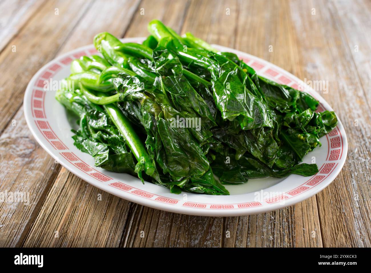 Une vue d'une assiette de brocoli chinois entrée. Banque D'Images