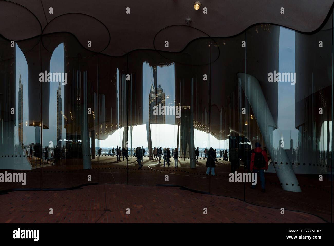 Vue sur la ville à l'intérieur de l'Elbphilharmonie Banque D'Images