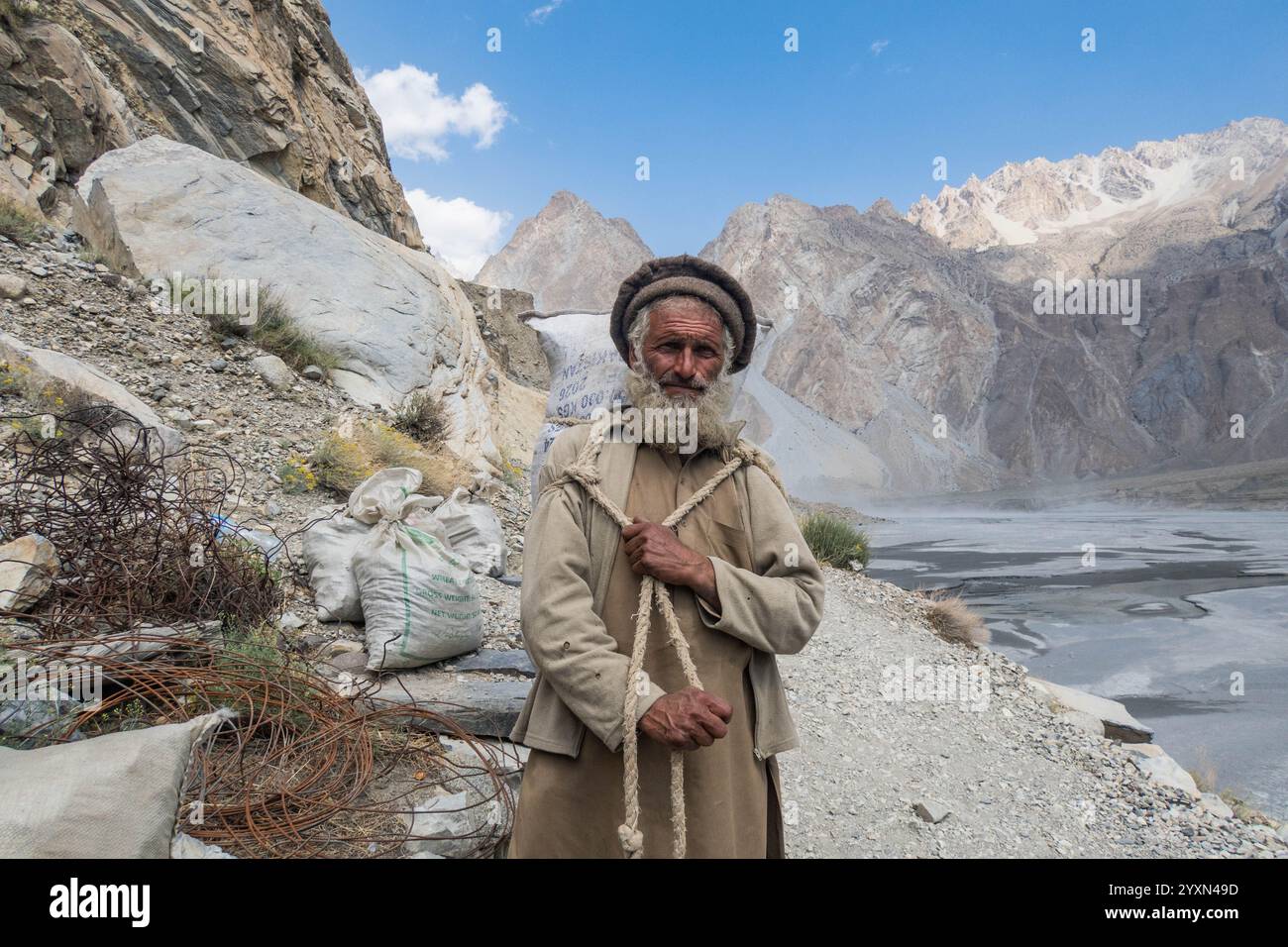 Portrait d'un ouvrier local, passu, Gojal, Pakistan Banque D'Images