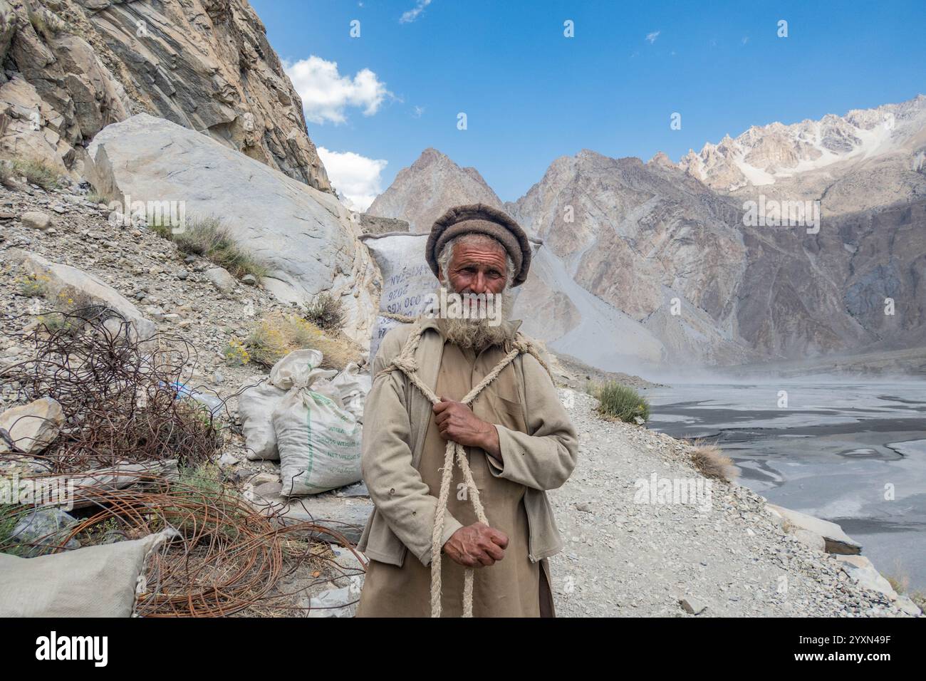 Portrait d'un ouvrier local, passu, Gojal, Pakistan Banque D'Images