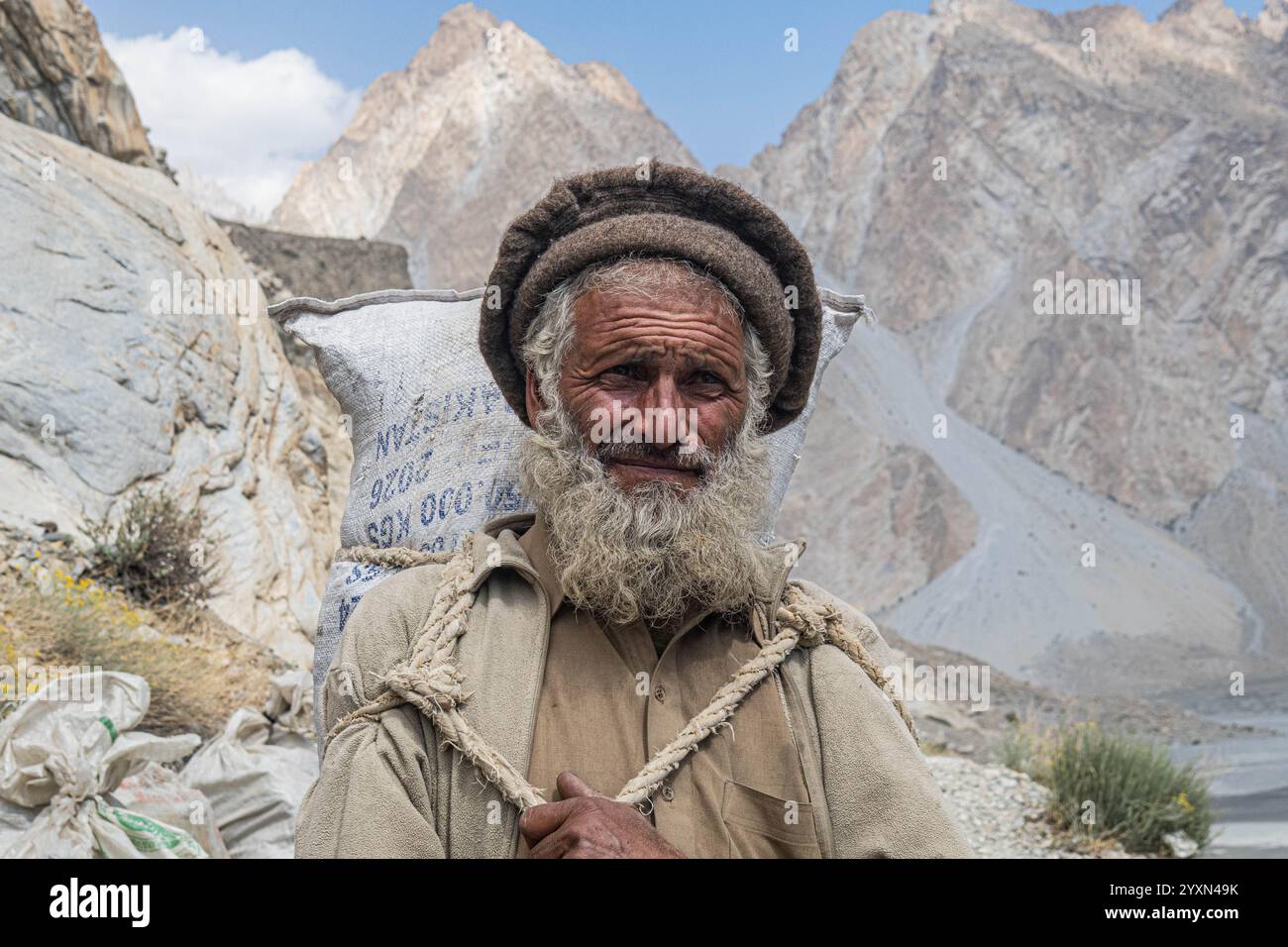 Portrait d'un ouvrier local, passu, Gojal, Pakistan Banque D'Images