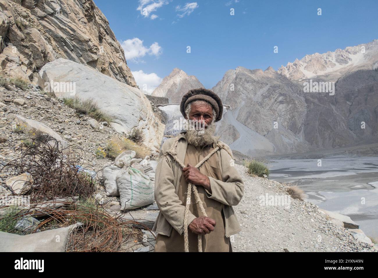 Portrait d'un ouvrier local, passu, Gojal, Pakistan Banque D'Images