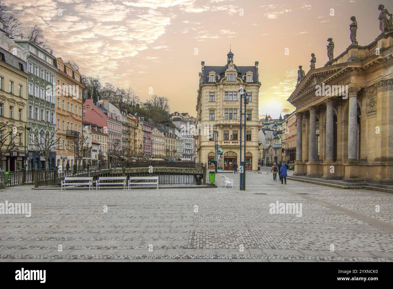 Paysage urbain en hiver. Paysage urbain avec des bâtiments historiques dans une vieille ville de la période baroque. Cityscape Karlovy Vary, République tchèque, Europe Banque D'Images