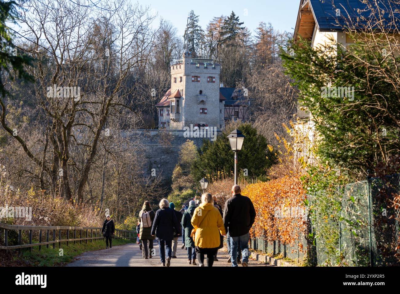 Salzbourg, Autriche - 30 novembre 2024 : sentier de randonnée à la forteresse Hohensalzburg à Monchsberg Banque D'Images