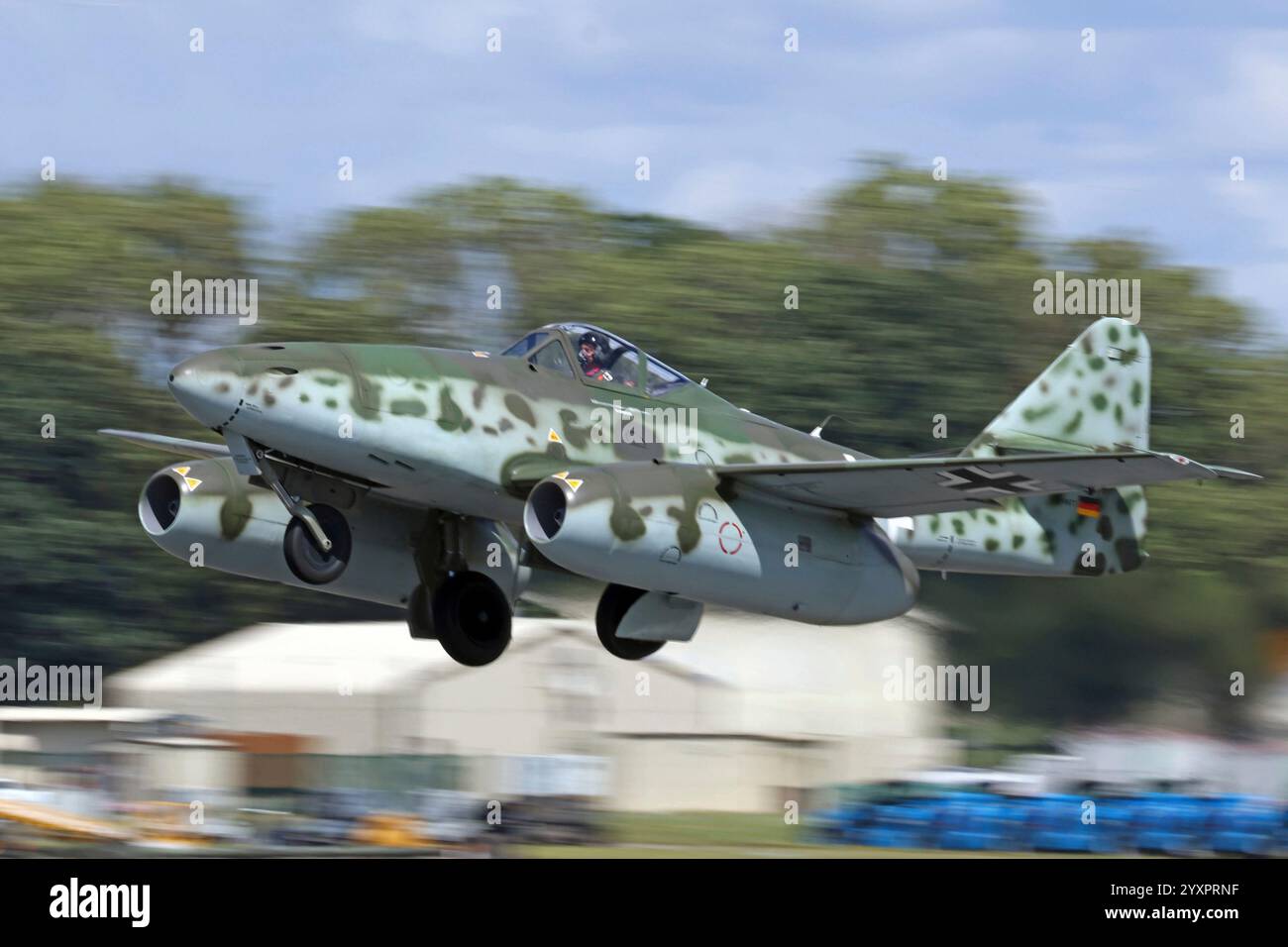 Le chasseur à réaction me-262 de la seconde Guerre mondiale décolle. Banque D'Images