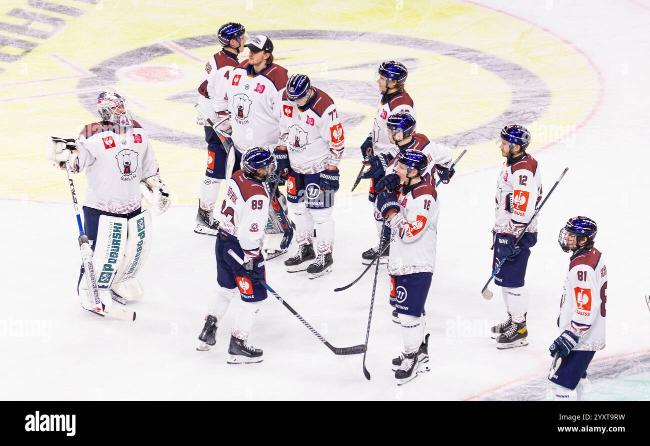 Zurich, Suisse, 17 décembre 2024 : visages déçus au Eisbären Berlin. La dernière étape est contre les Lions de ZSC en quarts de finale de la Ligue de hockey des Champions. (Photo de Andreas Haas/dieBildmanufaktur) crédit : dieBildmanufaktur/Alamy Live News Banque D'Images