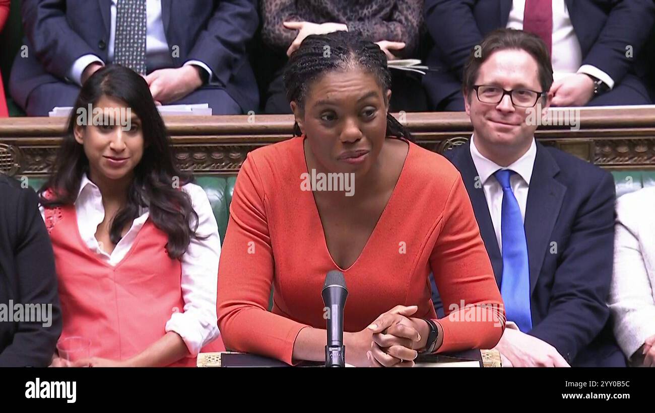 Capture d'écran du chef du parti conservateur, Kemi Badenoch, s'exprimant lors des questions du premier ministre à la Chambre des communes, à Londres. Date de la photo : mercredi 18 décembre 2024. Banque D'Images