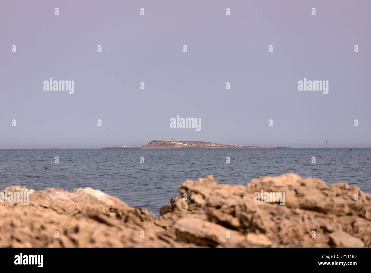 Belle île mystérieuse de Nargin dans la mer Caspienne. Bakou. Azerbaïdjan. Banque D'Images