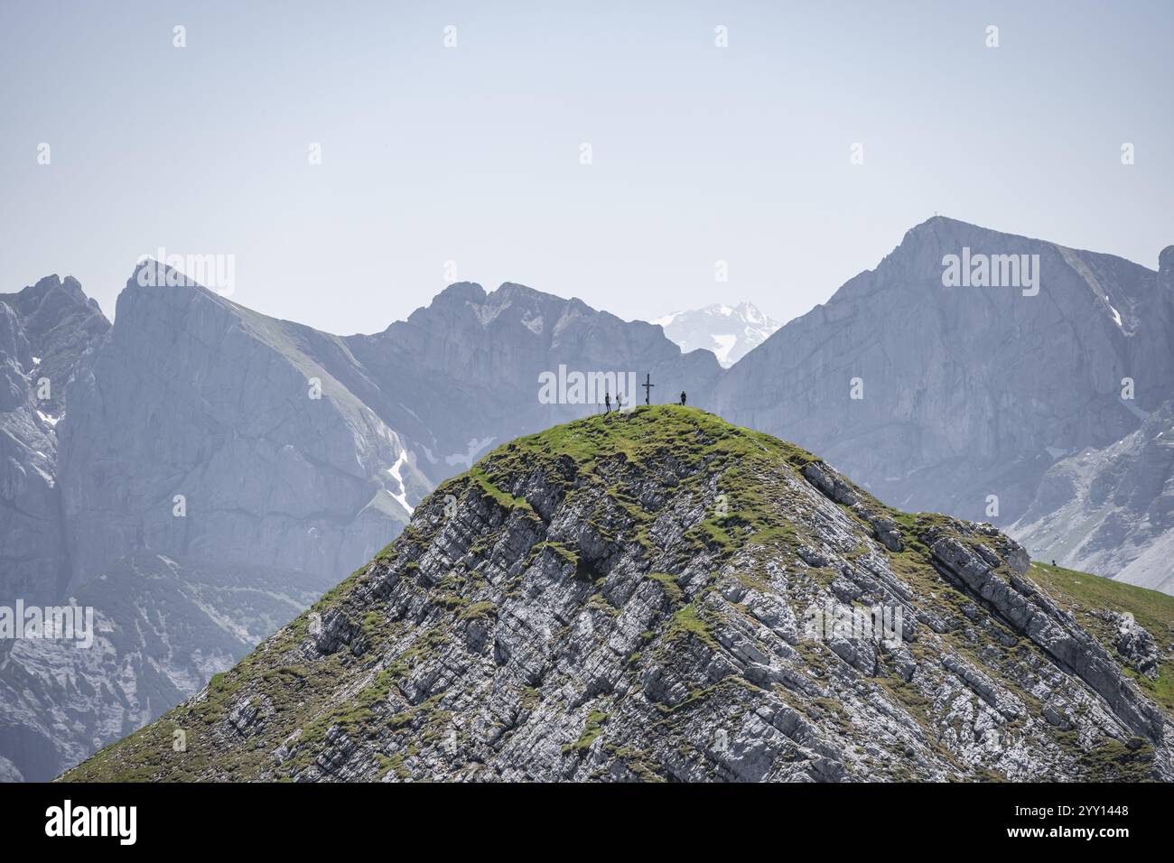 Vorderunuetz, sommet et croix sommitale, Alpes de Brandenberg, Tyrol, Autriche, Europe Banque D'Images