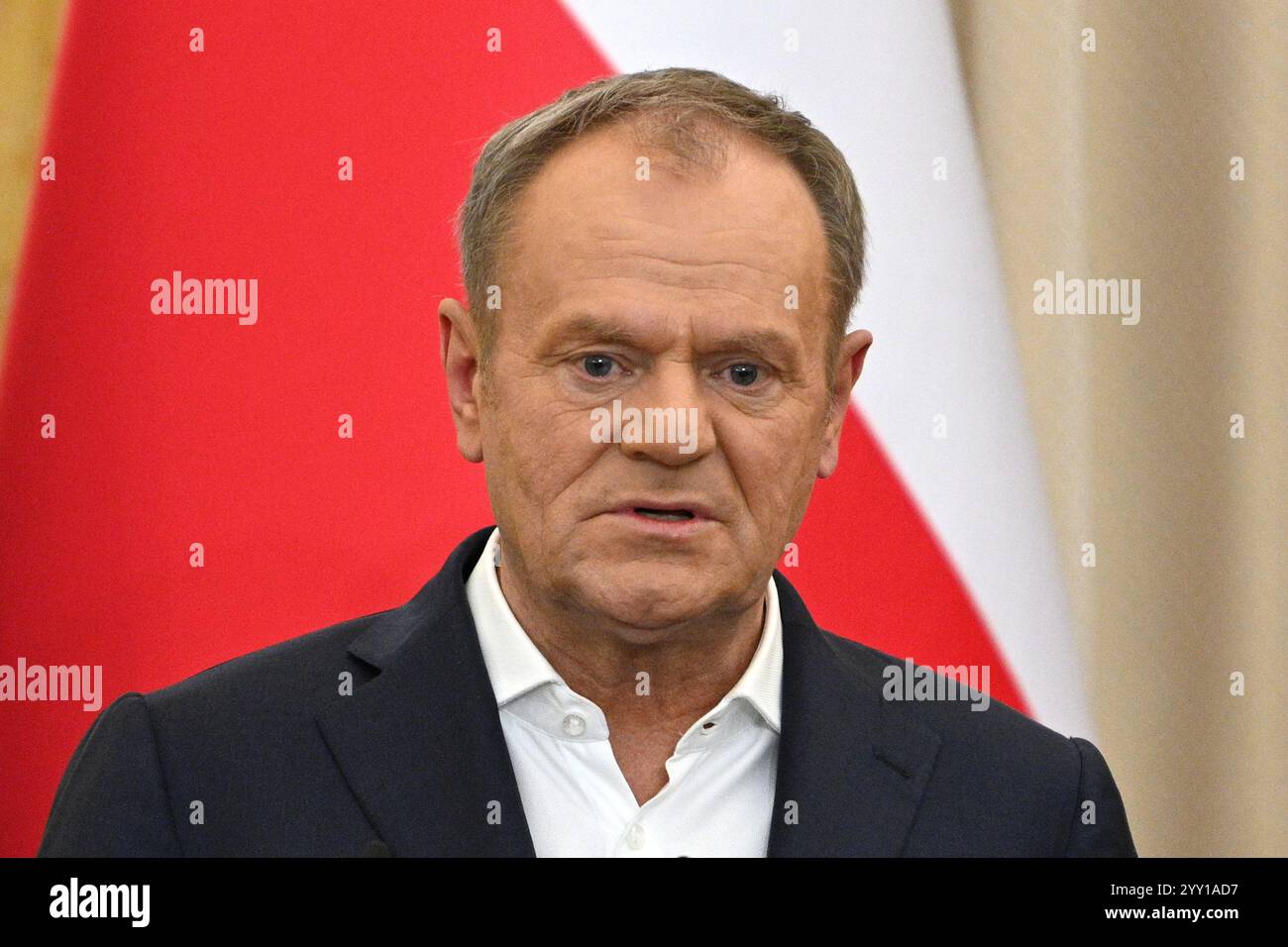 Lviv, Ukraine - 17 décembre 2024 : le premier ministre polonais Donald Tusk lors d'une conférence de presse à Lviv. Banque D'Images