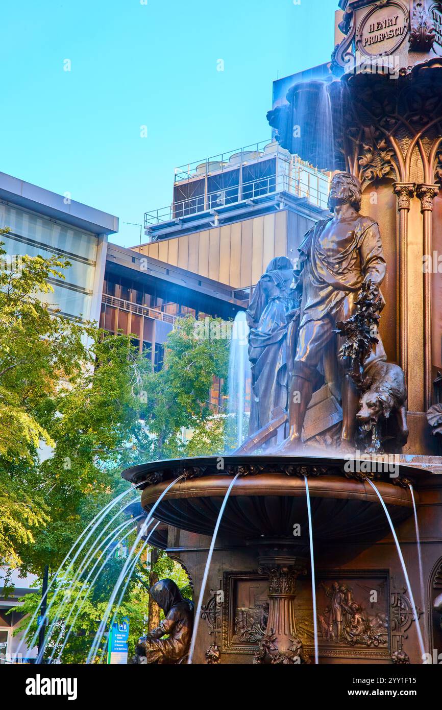 Fontaine de bronze complexe à cincinnati avec Motion perspective Banque D'Images