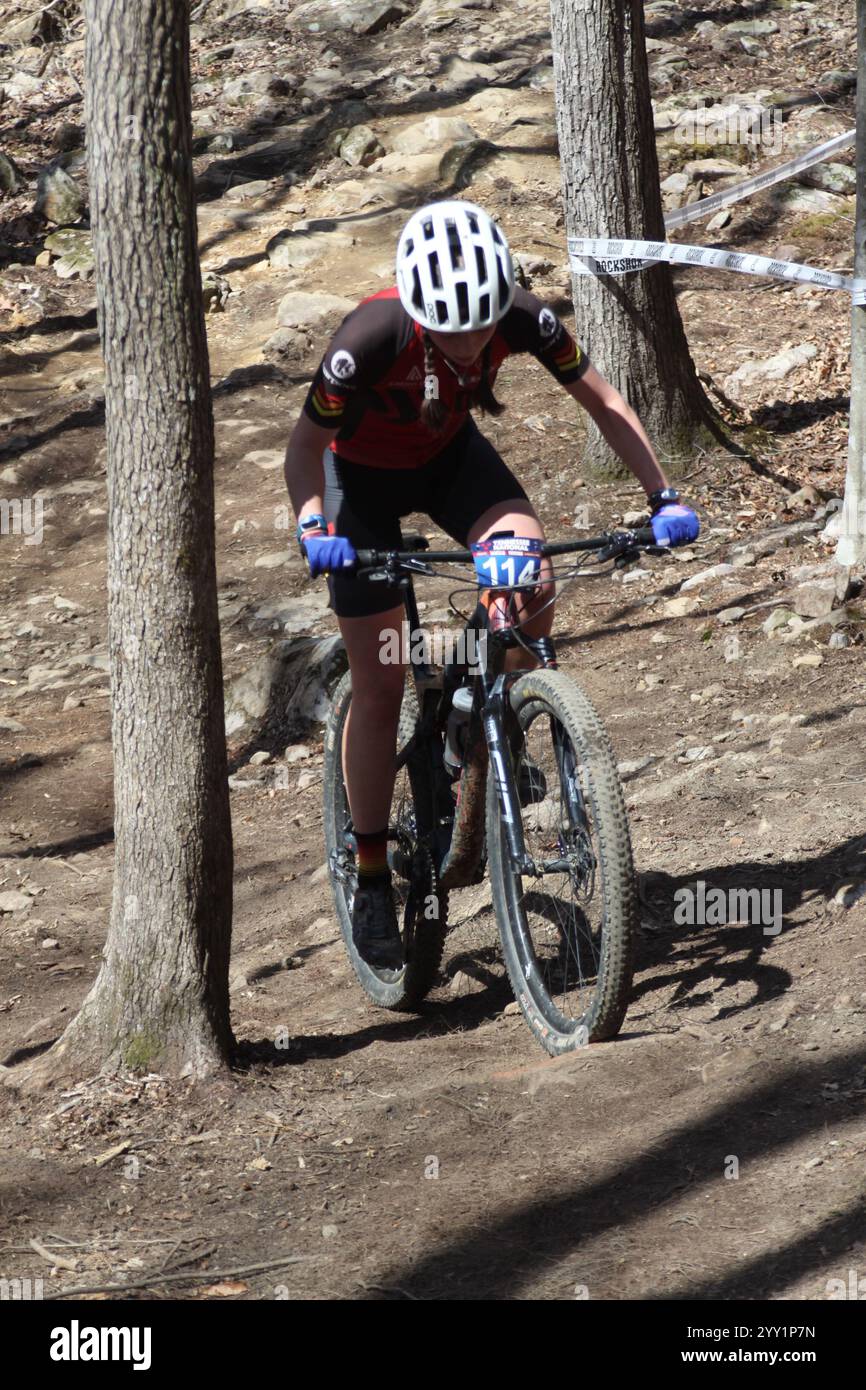 Tennessee National Mountain Bike Festival 2024 XCO Race sur les sentiers du Windrock Bike Park à Oliver Springs, Tennessee, États-Unis. Banque D'Images