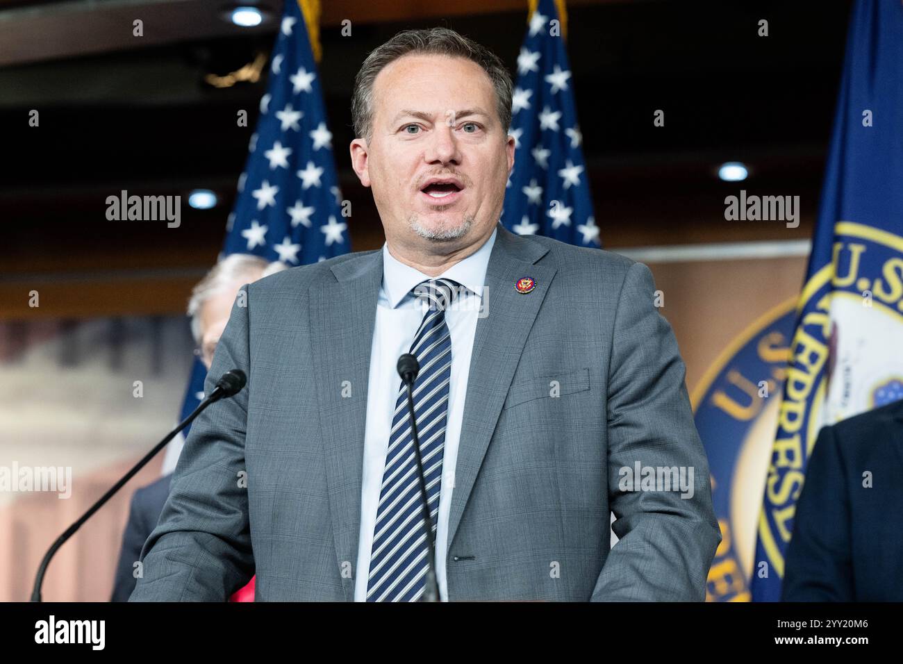 Washington, États-Unis. 18 décembre 2024. Le représentant américain Michael Cloud (R-TX) s'exprimant lors d'une conférence de presse sur la sécurité frontalière organisée par le House Republican Congressional Border Security Caucus au Capitole des États-Unis. (Photo de Michael Brochstein/Sipa USA) crédit : Sipa US/Alamy Live News Banque D'Images