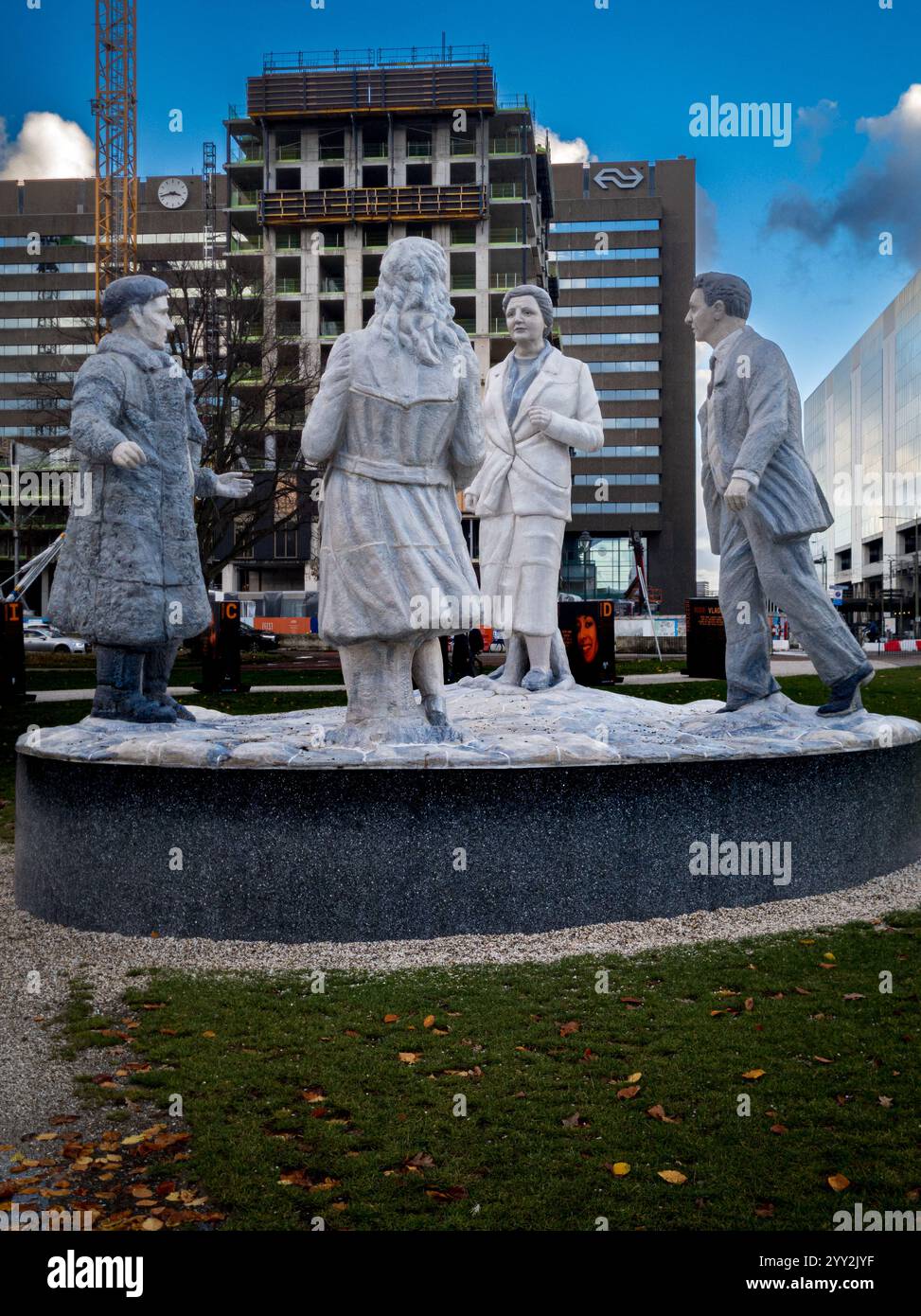 20.11.2024 la Haye, pays-Bas, le 2 septembre 2024, la princesse hollandaise Beatrix a dévoilé un groupe de sculptures à la mémoire de la reine Juliana. Le groupe sculpture Banque D'Images
