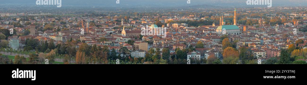 Le paysage urbain de Vicence dans la lumière du soir. Banque D'Images