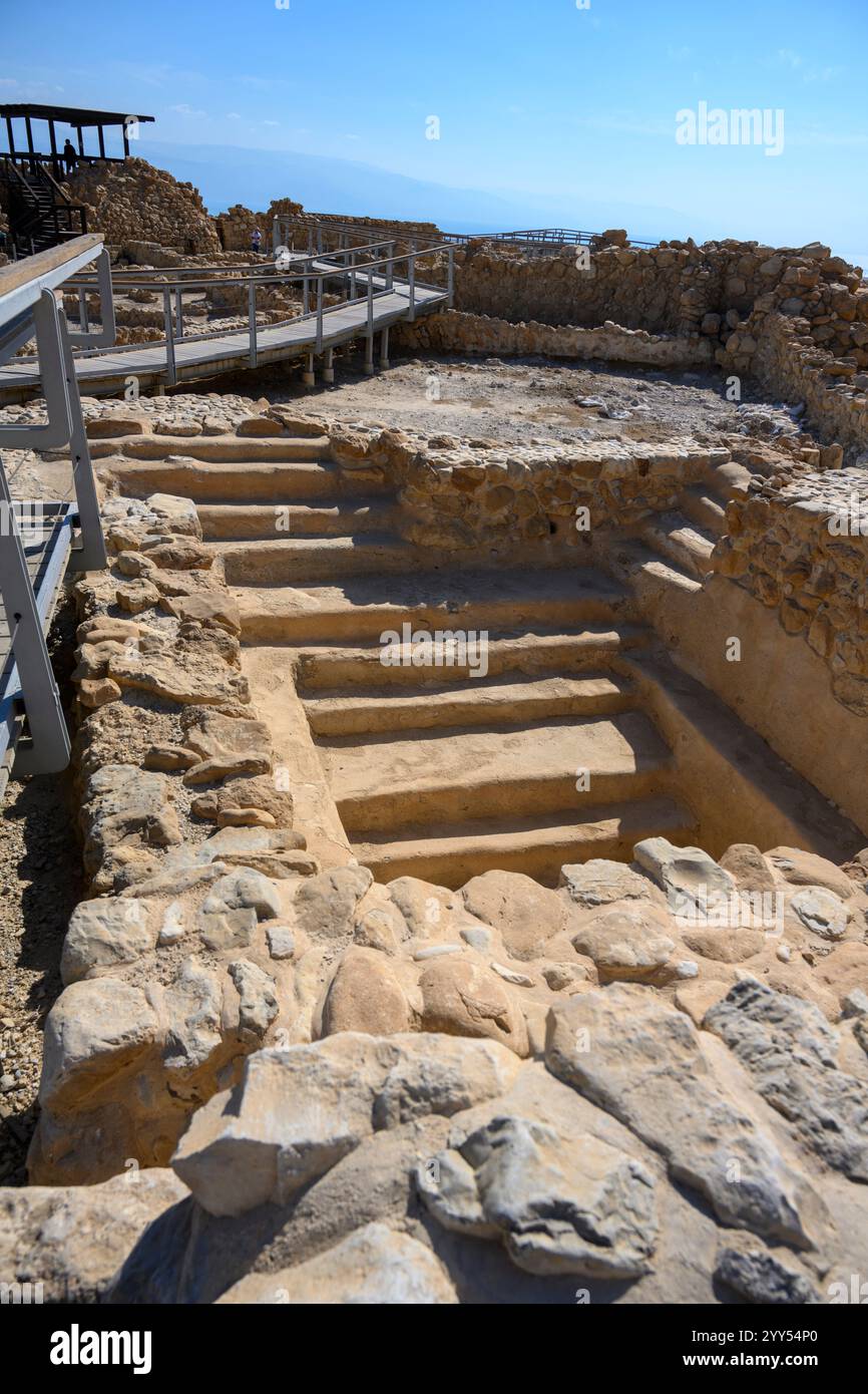 Un bain rituel juif au site archéologique de Qumran sur la rive de la mer morte, en Cisjordanie, Israël Qumran était habité par une secte juive de la Banque D'Images