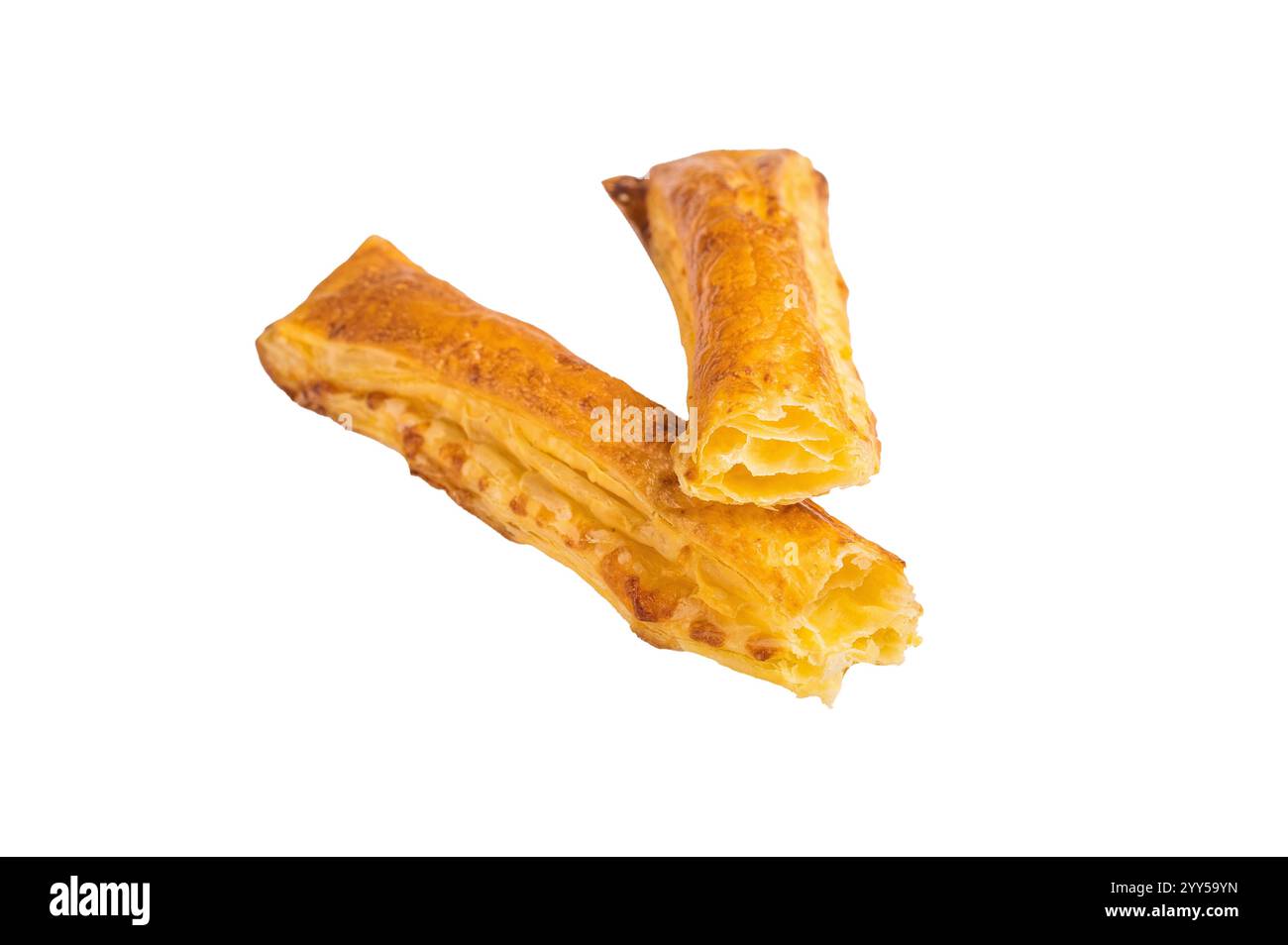 Pâtisserie maison bâtonnets de pain au fromage, pain salé au beurre isolé sur fond blanc. vue de dessus. Banque D'Images