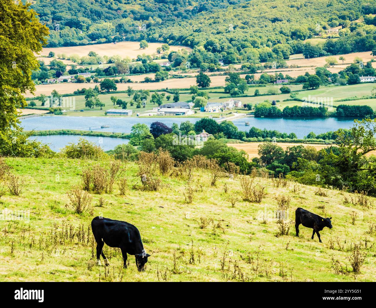 La vue sur Great Witcombe et Witcombe Water près de Birdlip, Gloucestershire. Banque D'Images