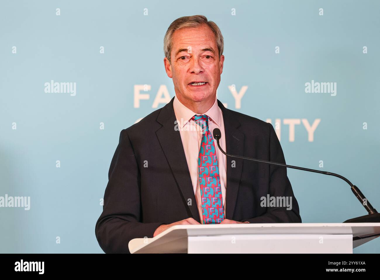 Nigel Farage, fondateur du Parti réformiste britannique et membre du Parlement Clacton, parlant, Londres, Royaume-Uni Banque D'Images