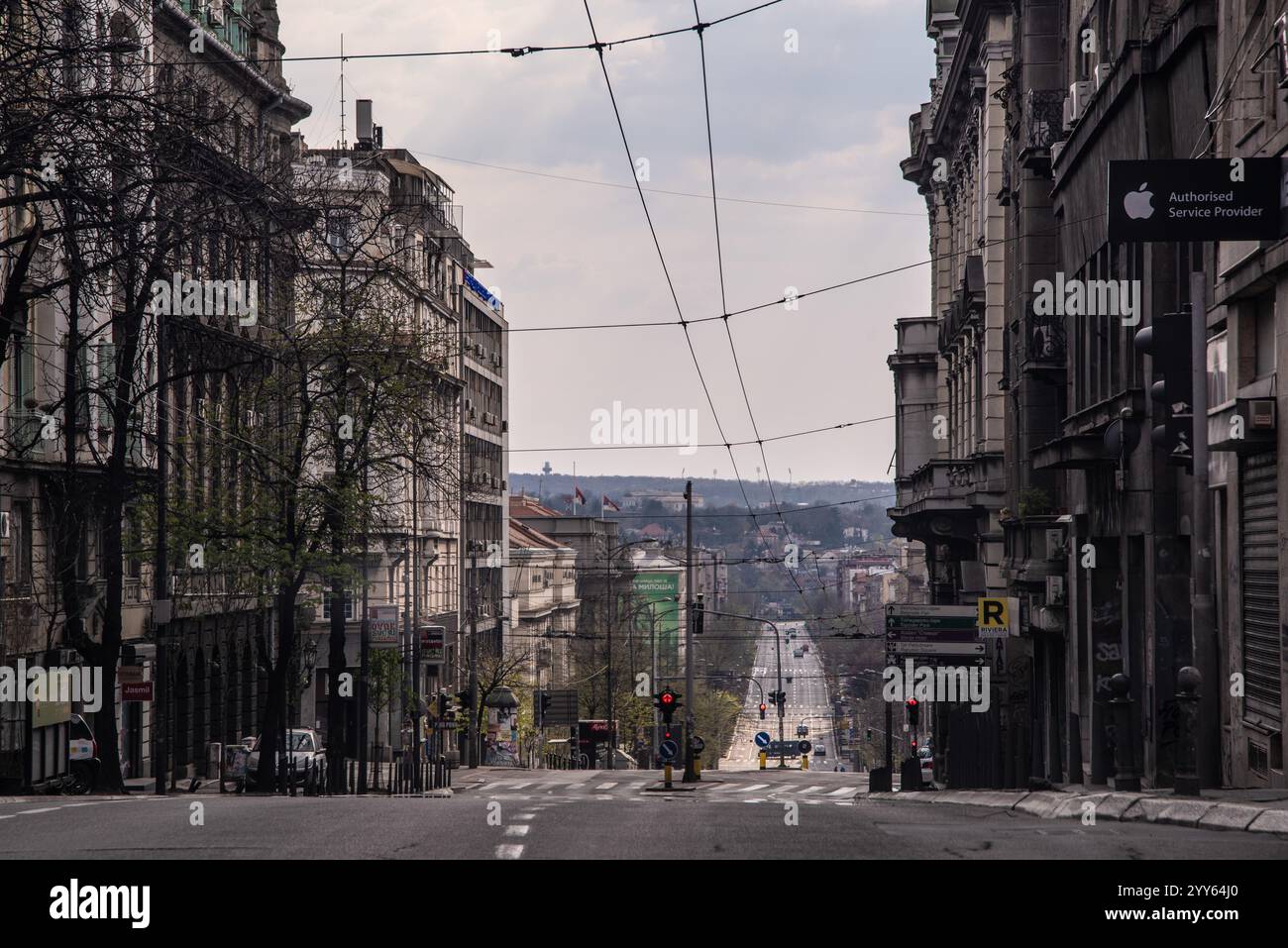 Rue vide de Kneza Milosa à Belgrade pendant le confinement de la ville causé par la pandémie de coronavirus covid-19. Belgrade, Serbie 05.04.2020 Banque D'Images